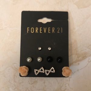 COPY - FREE with any purchase 🌸NEW Forever 21 mix…